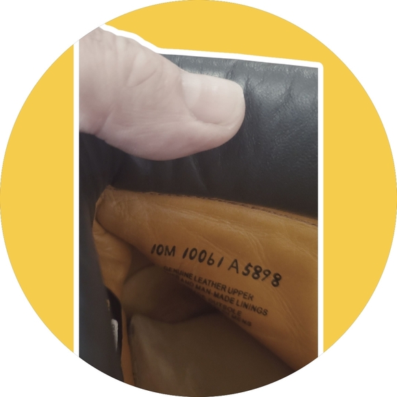 Timberland Brown and Black Leather Boots - Picture 2 of 4